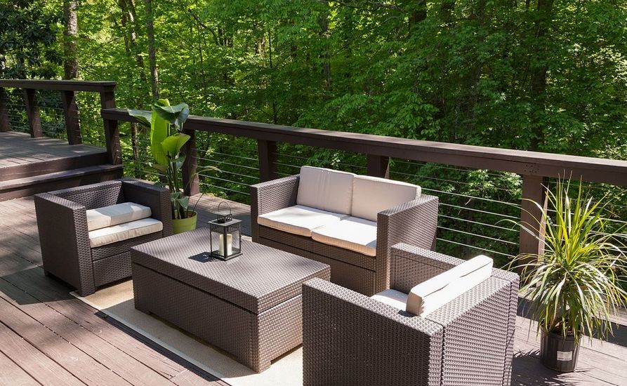 Deck forest view rigid cable railing