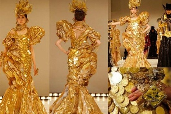 Платье из золотых монет