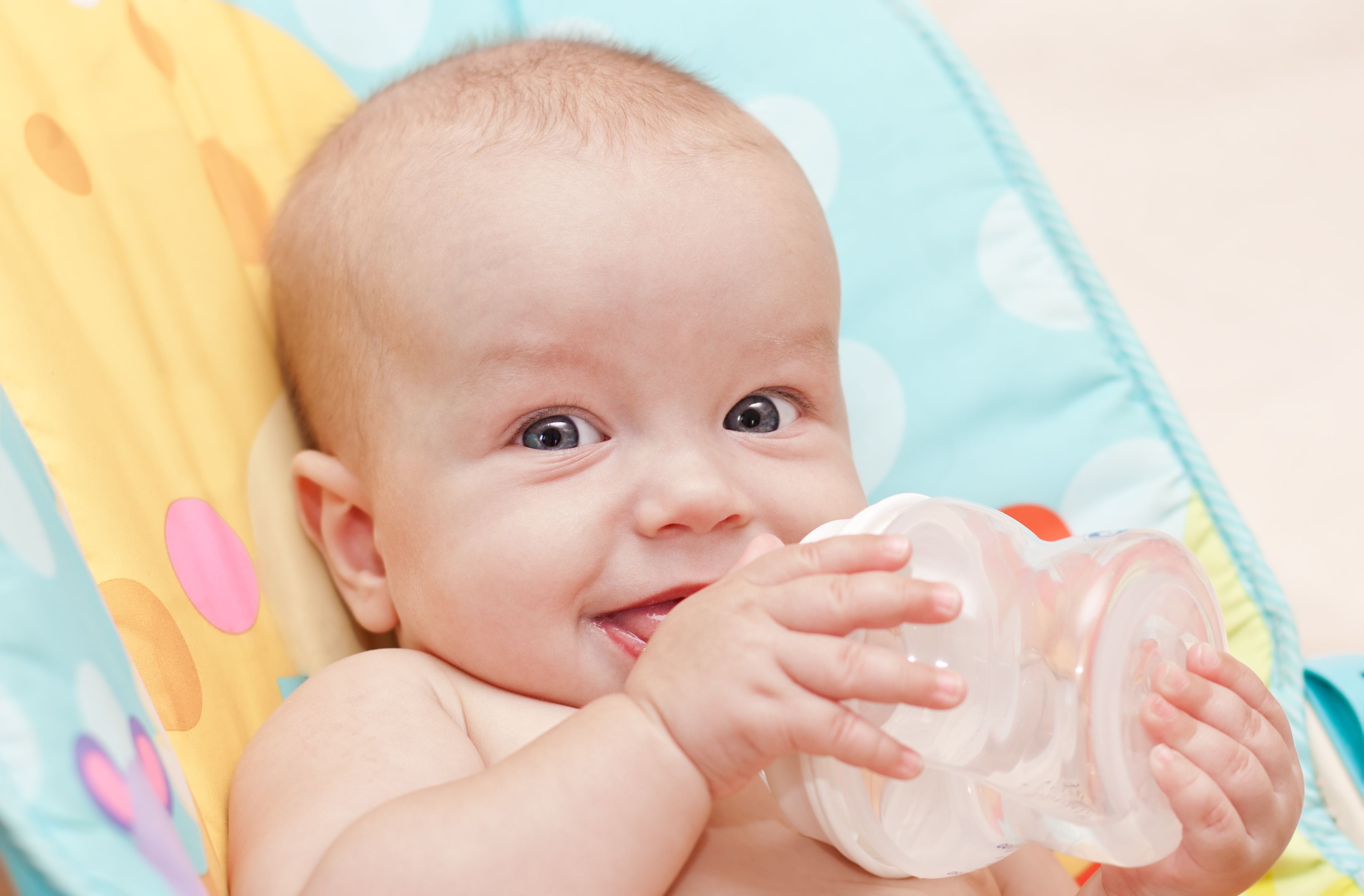 Что нужно знать о детской питьевой воде: вопросы от мам