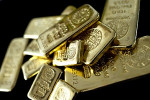 Цена золота достигла 1900$  - впервые с 2011 г.