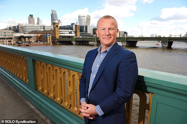 Following the crisis that has engulfed fund manager Neil Woodford, you might think that rather than pay fund manager fees you