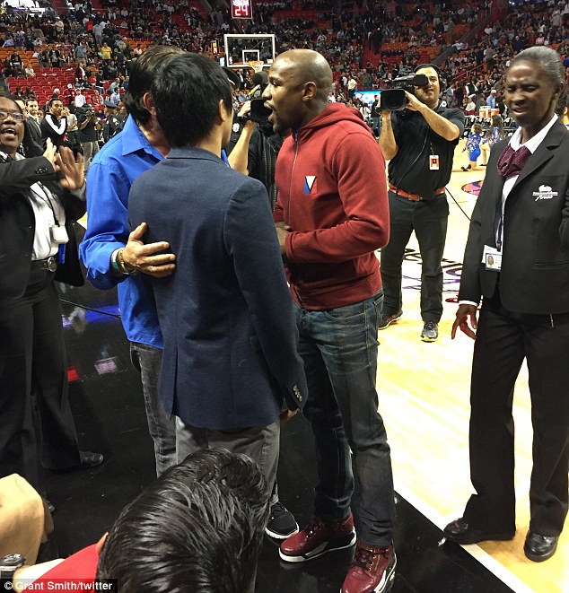 Camera crews were all over the unexpected meeting between the two boxing legends
