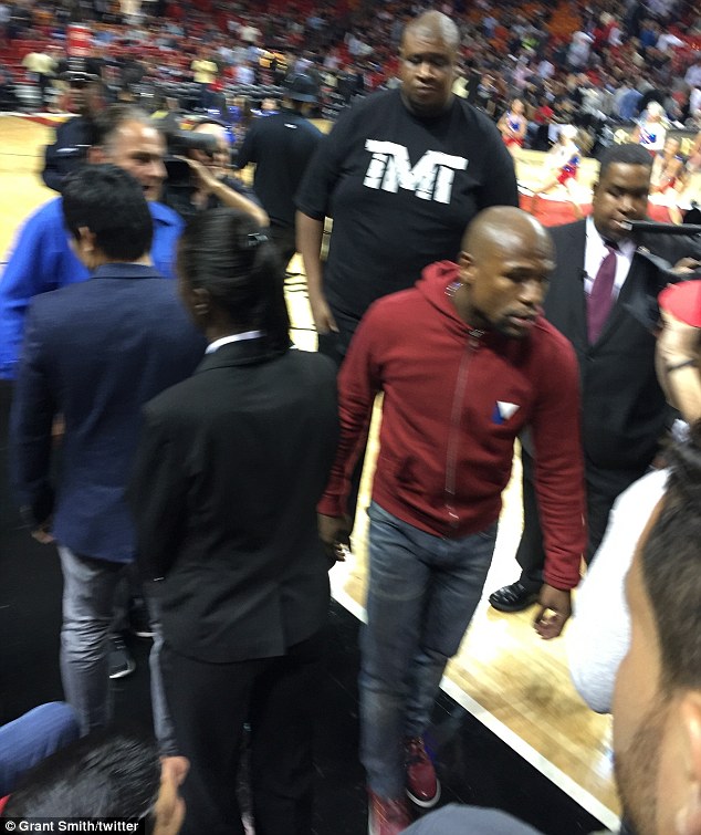 The fighters went their separate ways after speaking for a few minutes...