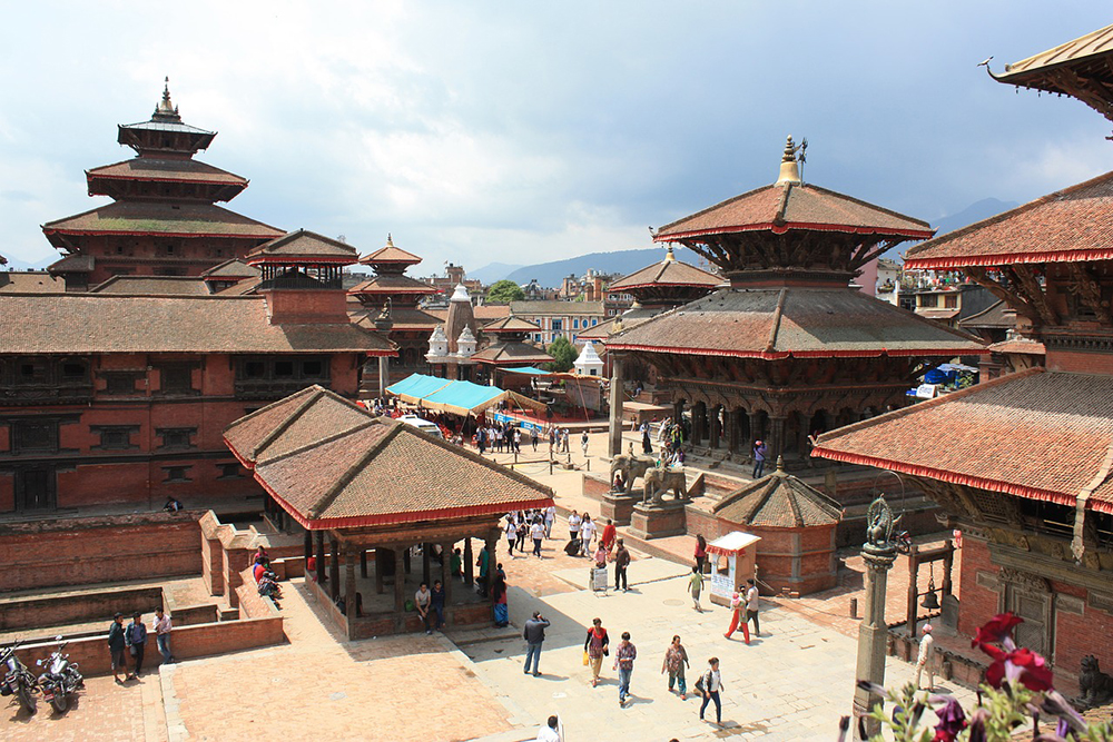 Некоторые достопримечательности Катманду пострадали во время землетрясения 2015&nbsp;года: частично разрушен Сваямбунатх (Обезьяний храм), полностью разрушена башня Джарахара. Фото: Pixabay