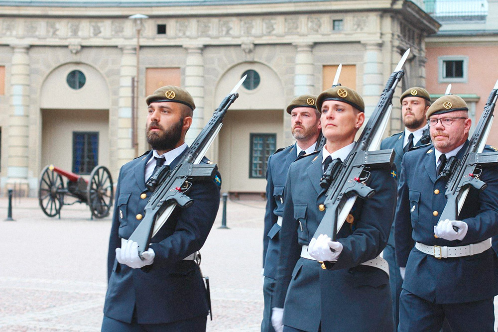 В шведской армии служат представители обоих полов
