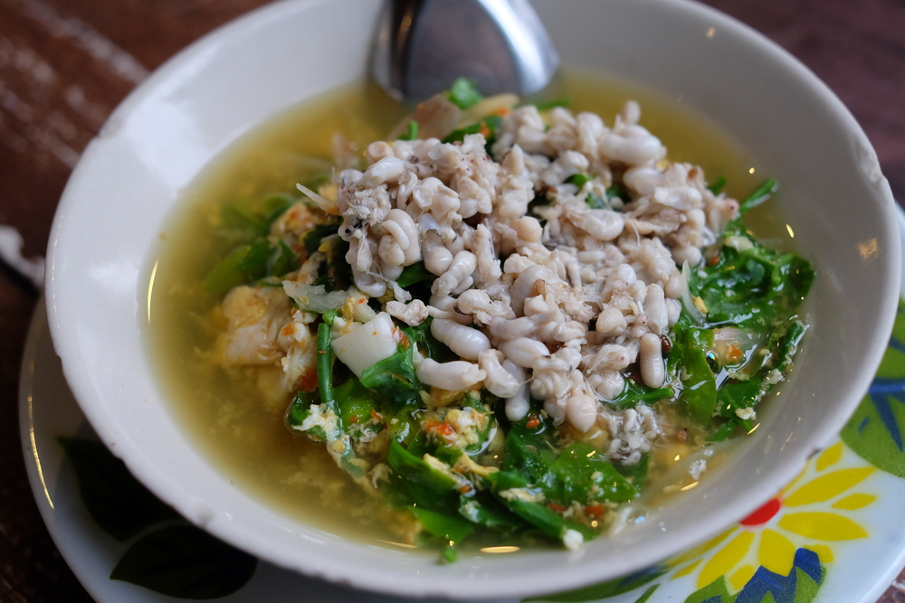 Суп с муравьиными яйцами (лаосский деликатес)
