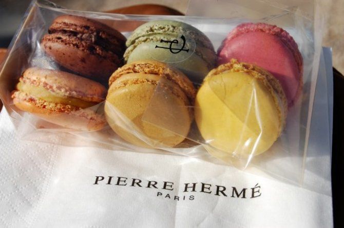 Macaroons Haute Couture