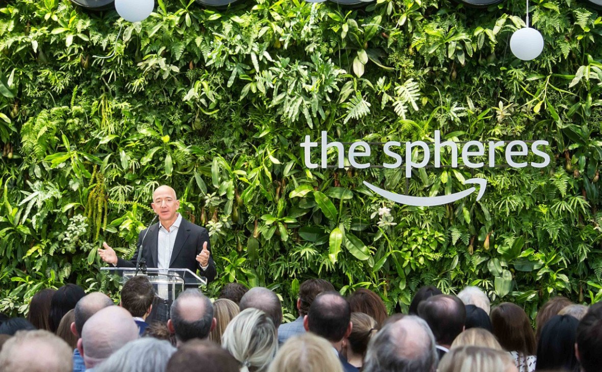 Джефф Безос на торжественном открытии штаб-квартиры Amazon Spheres в Сиэтле, Вашингтон, США