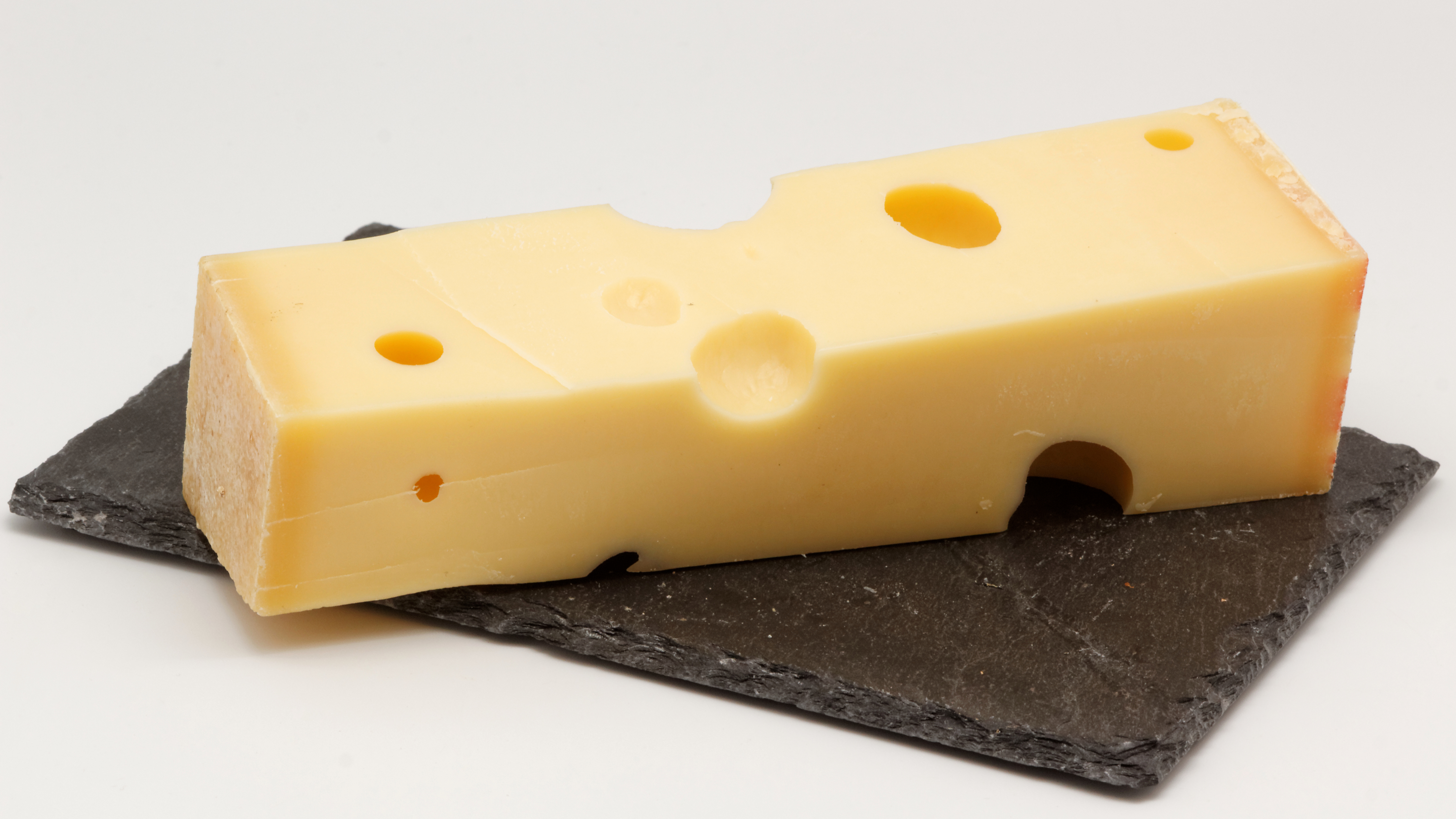 Швейцарский сыр Эмменталь