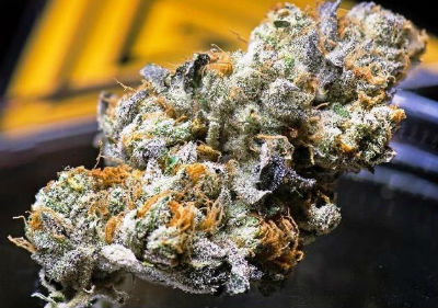 White Cookies Feminized Cannabis Seeds