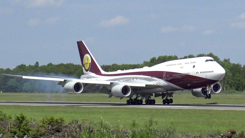 Топ 5 самых дорогих и роскошных самолетов мира_Boeing 747– 8 VIP