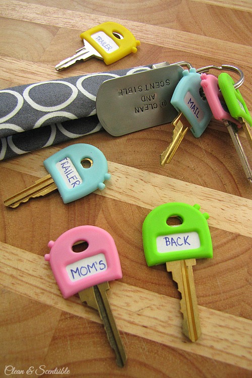 Great way to keep all of your keys organized!  So cute! // cleanandscentsible.com